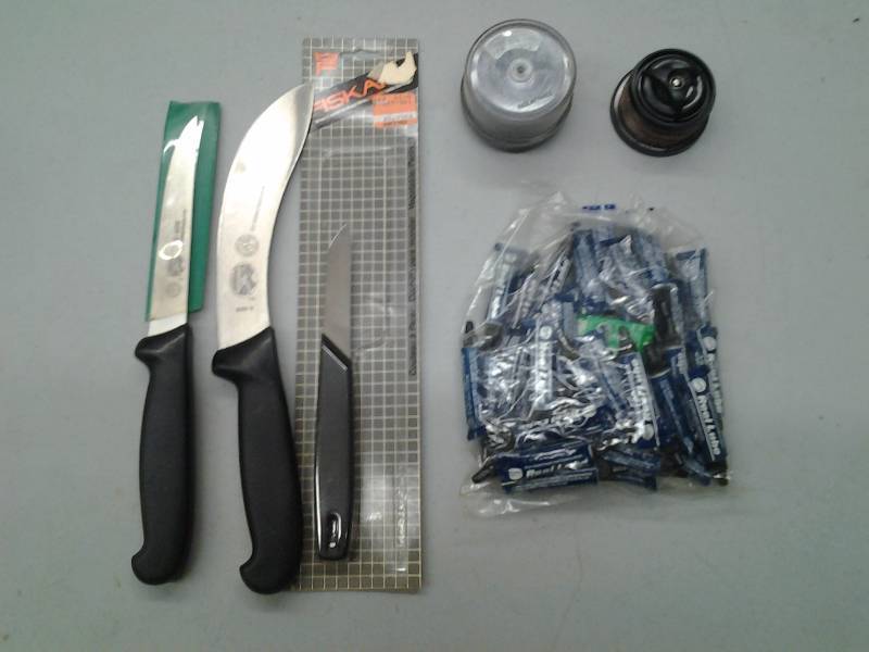 lot 52 image: Reel Lube, Assorted Knives, Line