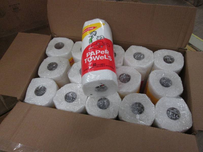 lot 3 image: Case of 30 rolls Valu Time Paper To...