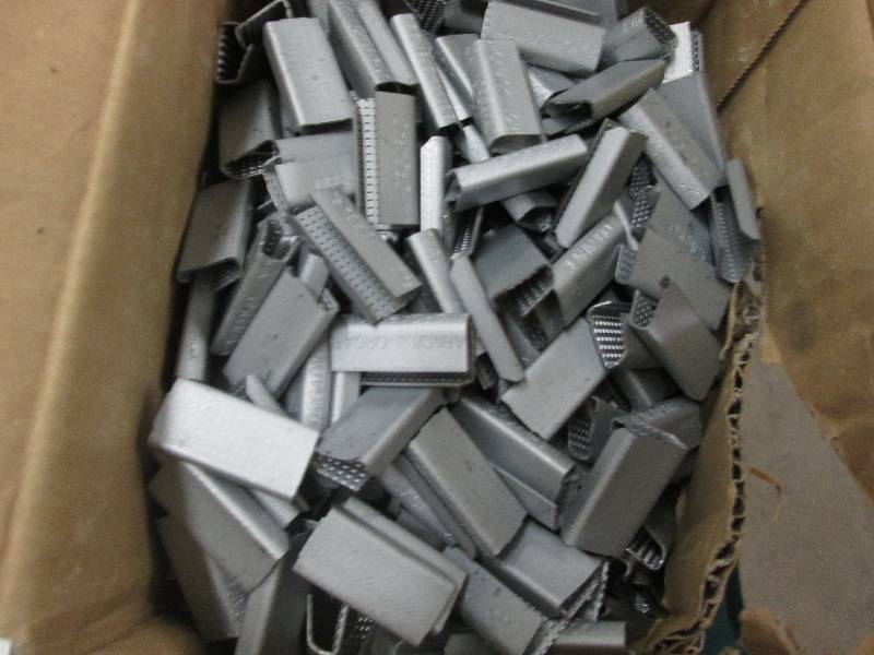 lot 84 image: Box of 1000 12 inch Strapping Clam...