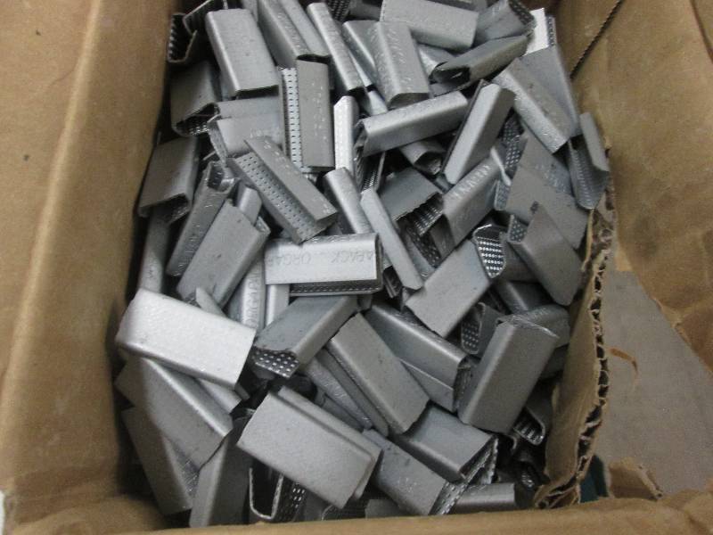 lot 85 image: Box of 1000 12 inch Strapping Clam...