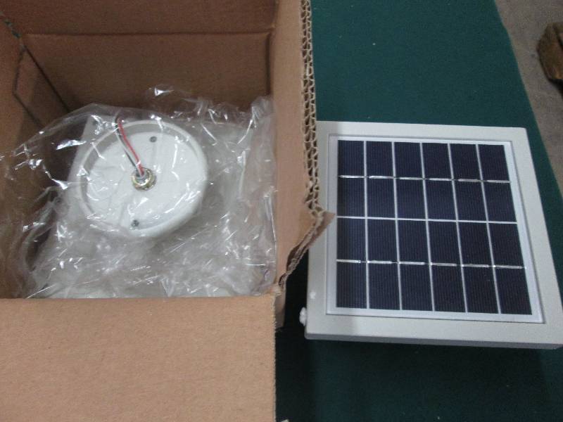 lot 95 image: Case of 20 Replacement White Solar ...