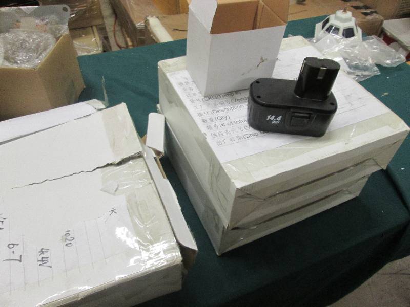 lot 133 image: Lot of 13 14.4 Volt Rechargeable B...