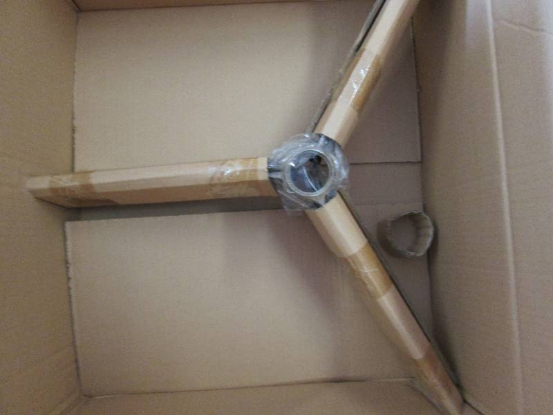 lot 190 image: Solar Lamp Replacement Bases 1 Whit...