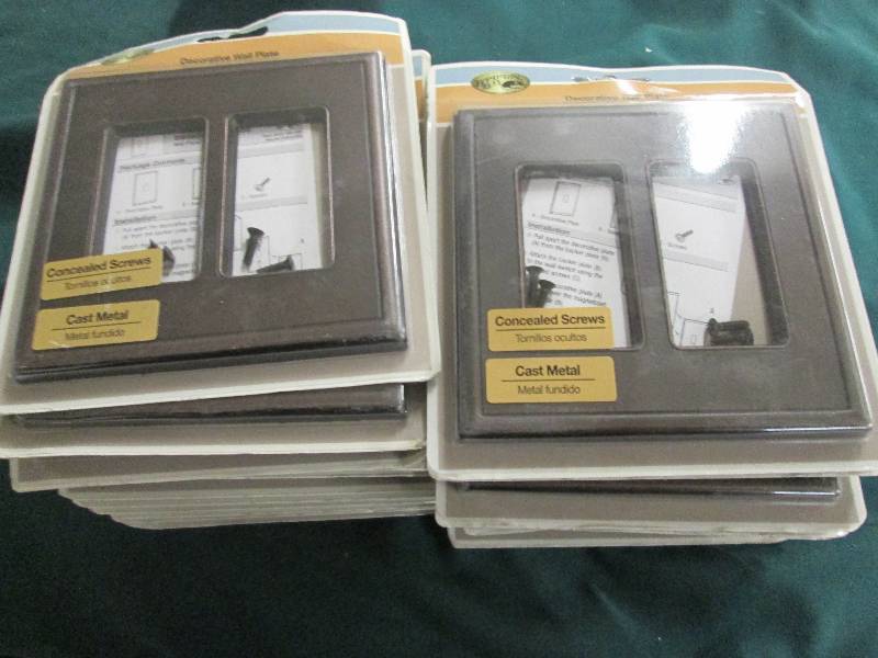 lot 340 image: Lot of 24 Hampton Bay 2 GFCI Screwl...
