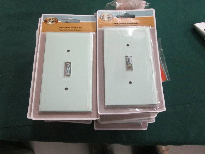 lot 341 image: Lot of 24 Hampton Bay Acrylic Glass...