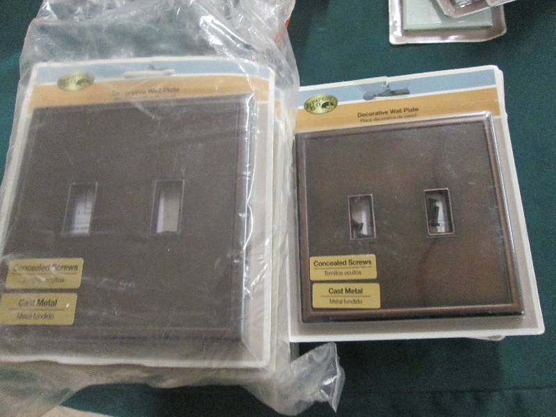 lot 347 image: Lot of 24 Hampton Bay 2 Toggle Wall...
