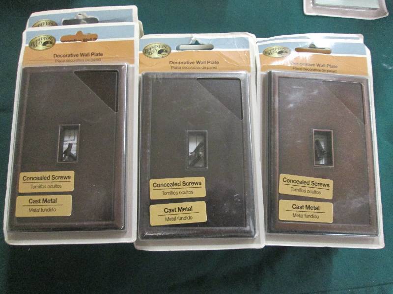 lot 348 image: Lot of 24 Hampton Bay 1 Toggle Wall...