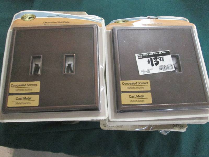 lot 352 image: Lot of 24 Hampton Bay 2 Toggle Wall...