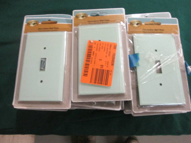 lot 356 image: Lot of 24 Hampton Bay Acrylic Glass...