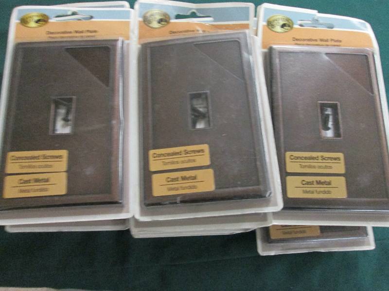 lot 362 image: Lot of 24 Hampton Bay 1 Toggle Wall...