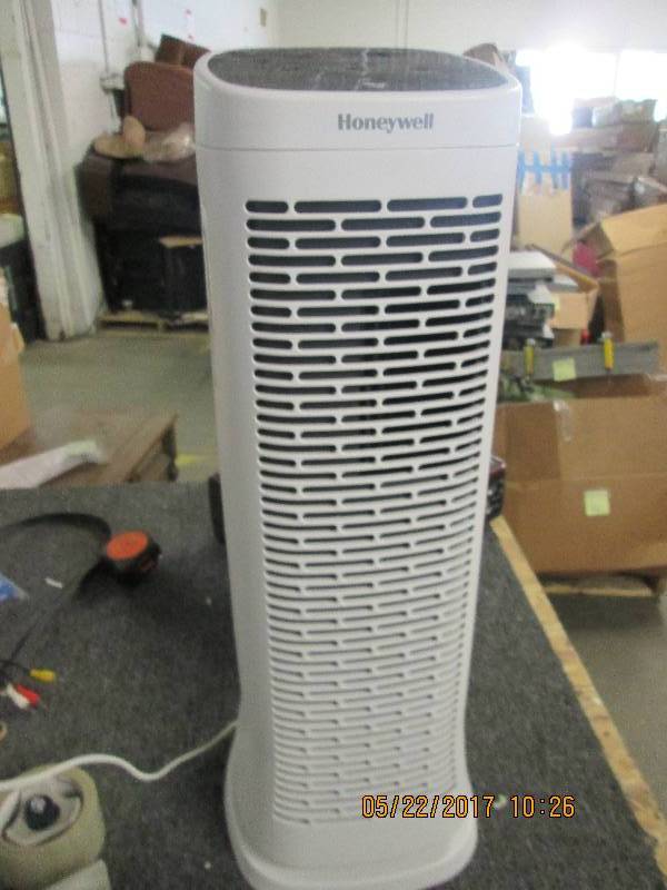 lot 82 image: honeywell air puifier tested and wo...