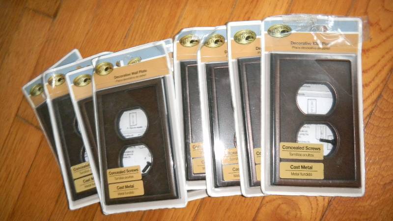 lot 111 image: Lot of 10 Home Decorators Collecti...