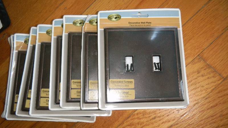 lot 110 image: Lot of 10 Home Decorators Collecti...