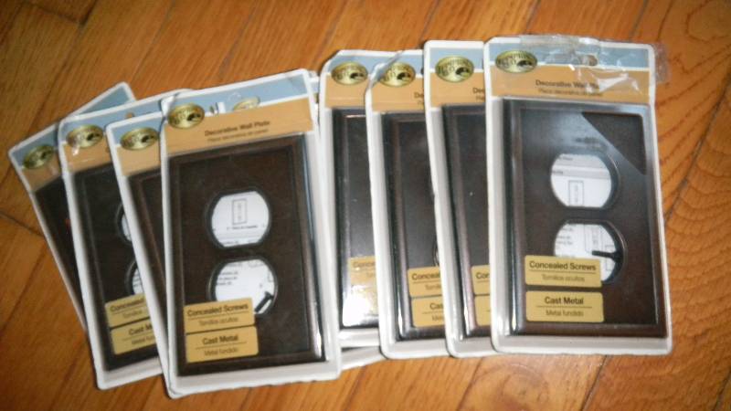 lot 115 image: Lot of 10 Home Decorators Collecti...