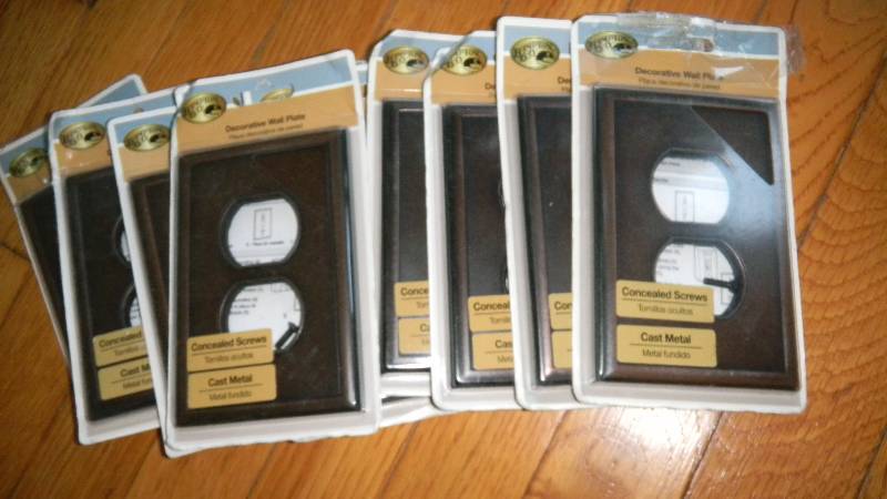 lot 120 image: Lot of 10 Home Decorators Collecti...