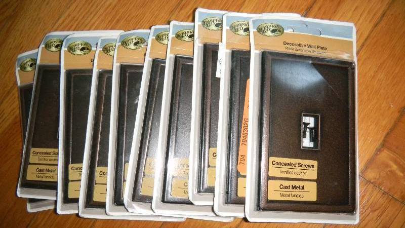 lot 123 image: Lot of 10 Home Decorators Collecti...
