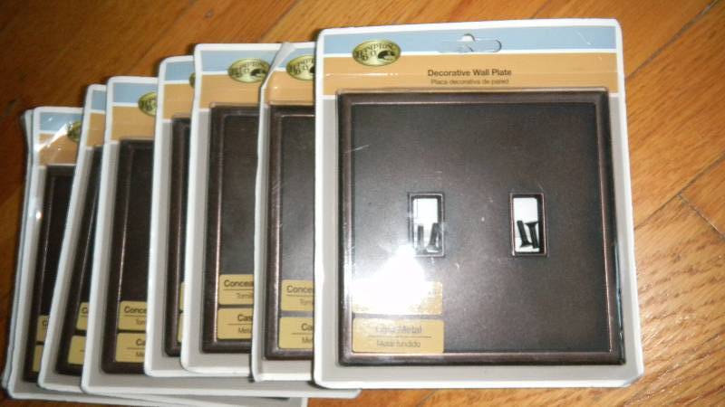 lot 124 image: Lot of 10 Home Decorators Collecti...
