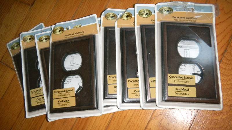 lot 126 image: Lot of 10 Home Decorators Collecti...