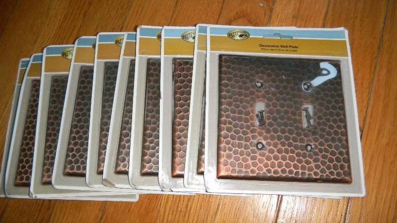 lot 127 image: Lot of 10 Home Decorators Collecti...