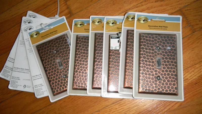lot 128 image: Lot of 10 Home Decorators Collecti...