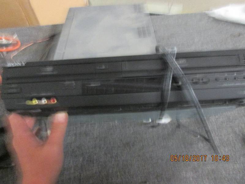 lot 28 image: sony dvdvhs player both tested and...