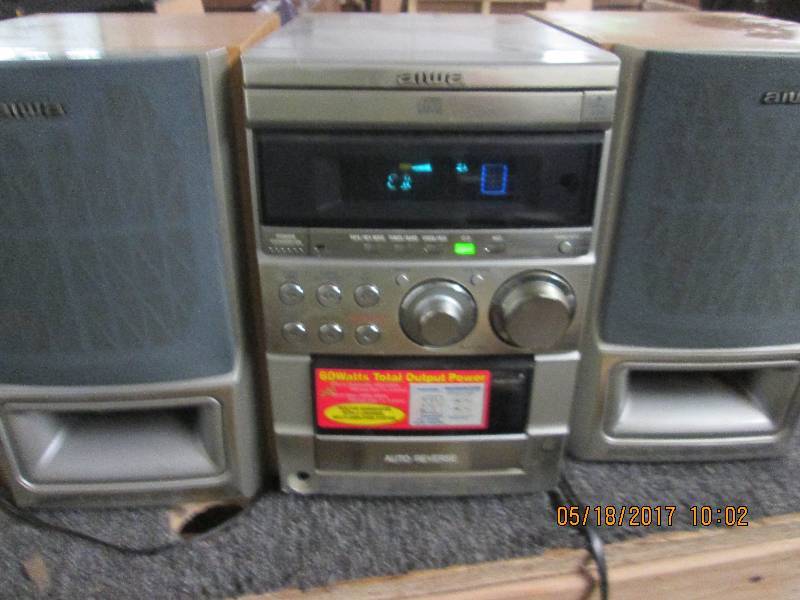 lot 21 image: awia bookshelf radio with cd player...