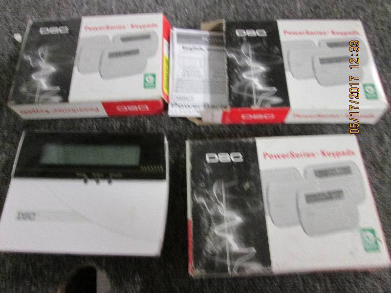 lot 9 image: 3 dsc powerseries keypads for a sec...