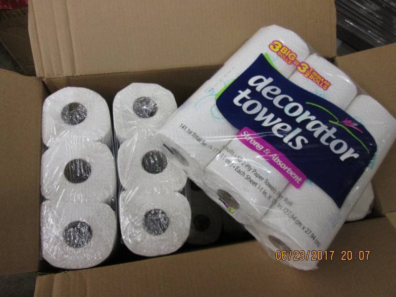 lot 165 image: 10 3 packs of decorator towels stro...