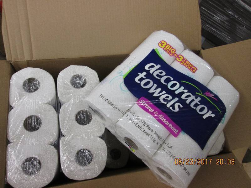 lot 174 image: 10 3 packs of decorator towels stro...