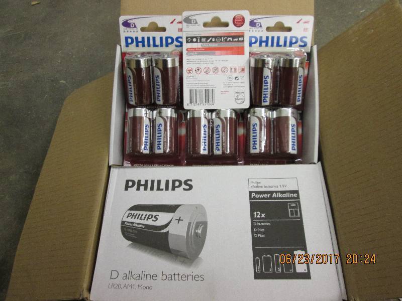lot 202 image: 96 D size Phillips batteries, packa...