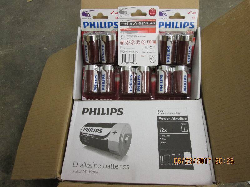 lot 211 image: 96 D size Phillips batteries, packa...