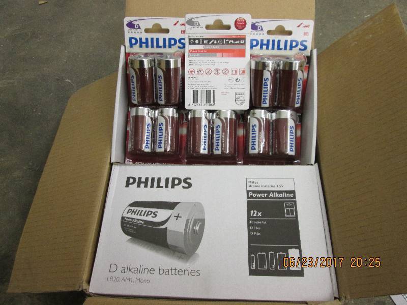 lot 212 image: 96 D size Phillips batteries, packa...