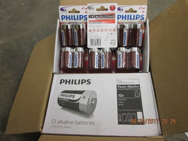 lot 213 image: 96 D size Phillips batteries, packa...
