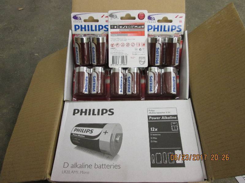 lot 216 image: 96 D size Phillips batteries, packa...