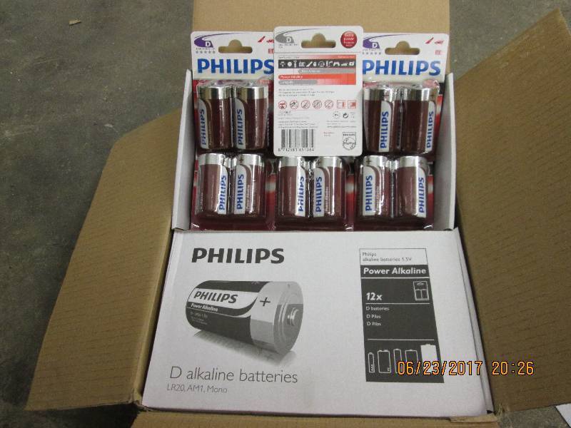 lot 222 image: 96 D size Phillips batteries, packa...