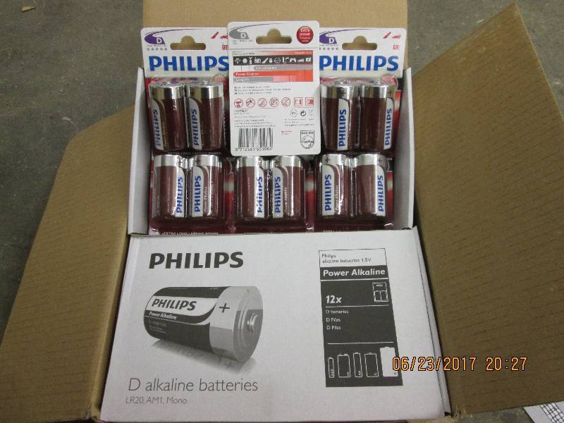 lot 223 image: 96 D size Phillips batteries, packa...