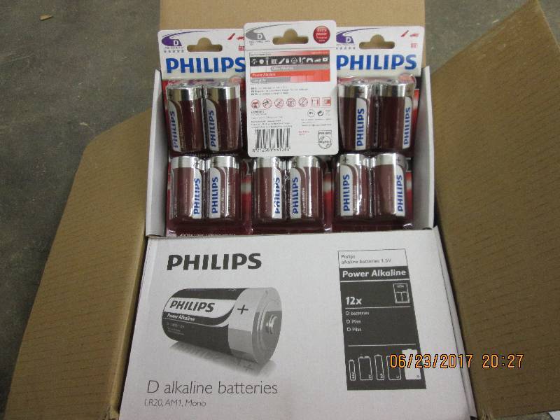 lot 224 image: 96 D size Phillips batteries, packa...