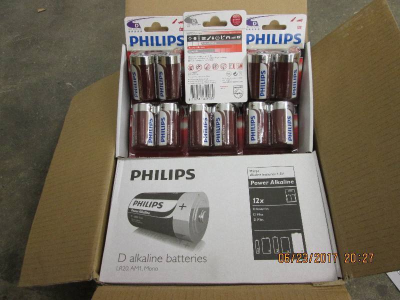 lot 228 image: 96 D size Phillips batteries, packa...