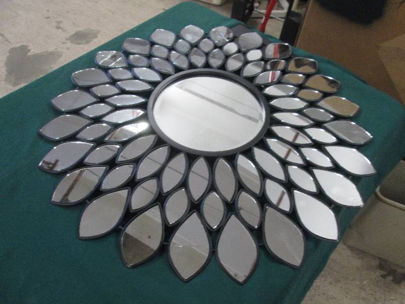 lot 20 image: Floral Burst Mirror open box, 3 sma...