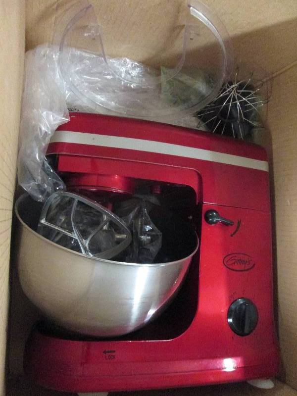 lot 40 image: Ginnys Brand 5-Qt Batch Boss Stand...