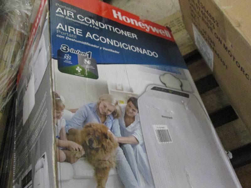 lot 47 image: 10,000 BTU Portable Air Conditioner...