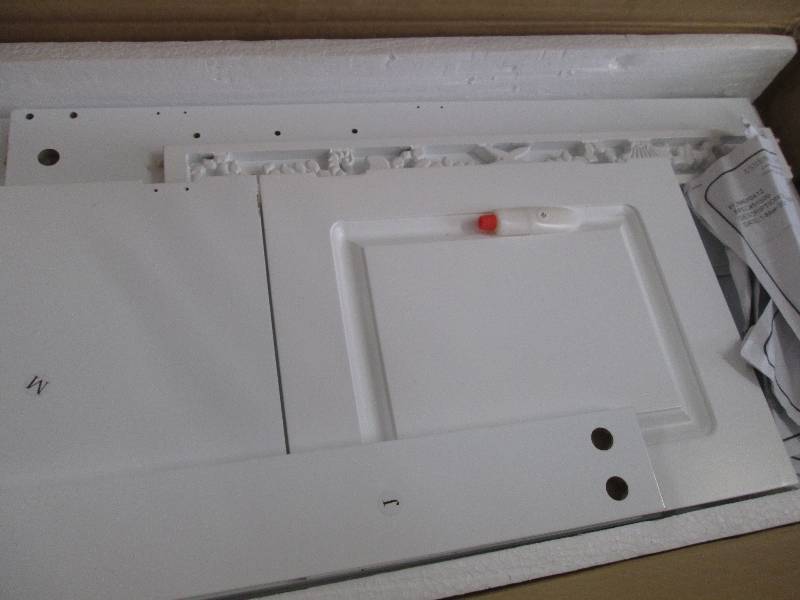 lot 59 image: Coral Bath Space Saver open box Ret...