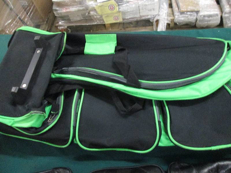 lot 109 image: Upright Duffel On Wheels open box R...