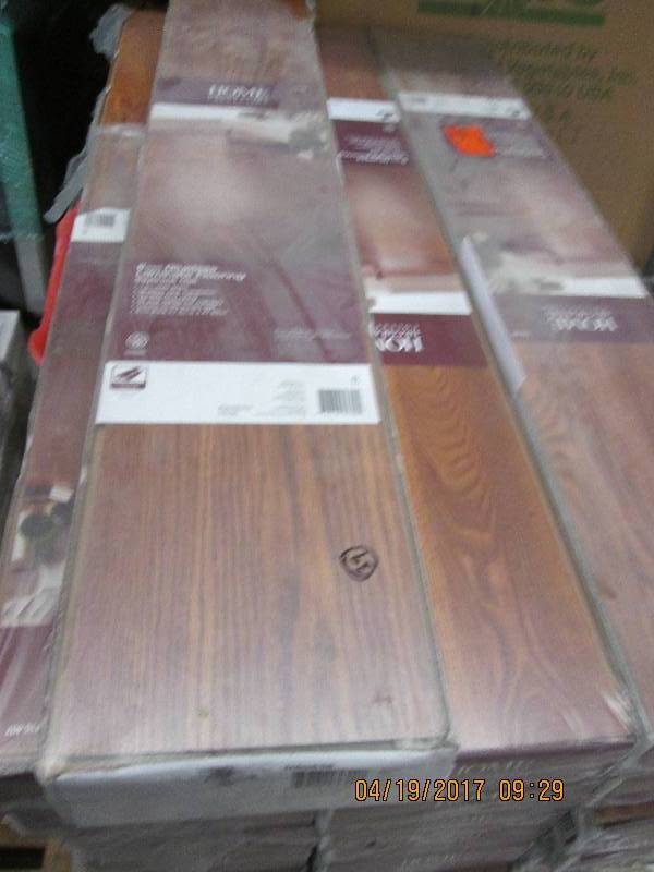 lot 8 image: 4 packages of home decorators colle...