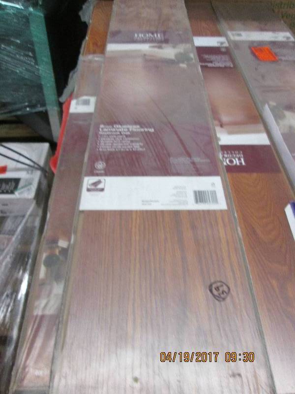 lot 10 image: 4 packages of home decorators colle...