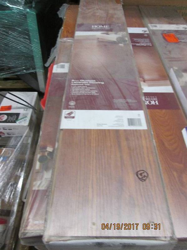 lot 11 image: 4 packages of home decorators colle...