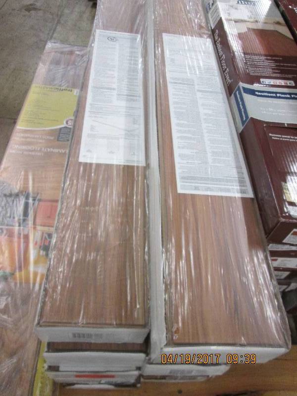 lot 14 image: 11 packages of laminate flooring fr...