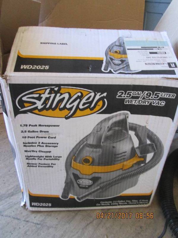 lot 80 image: used stinger 2.5 gallon wet dry vac...
