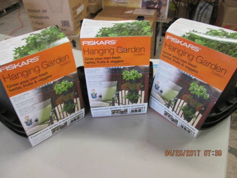 lot 119 image: 3 - 3 packs of new fiskars hanging ...