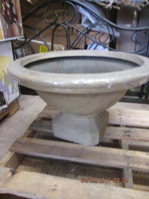 lot 125 image: 24 wide planter new ...